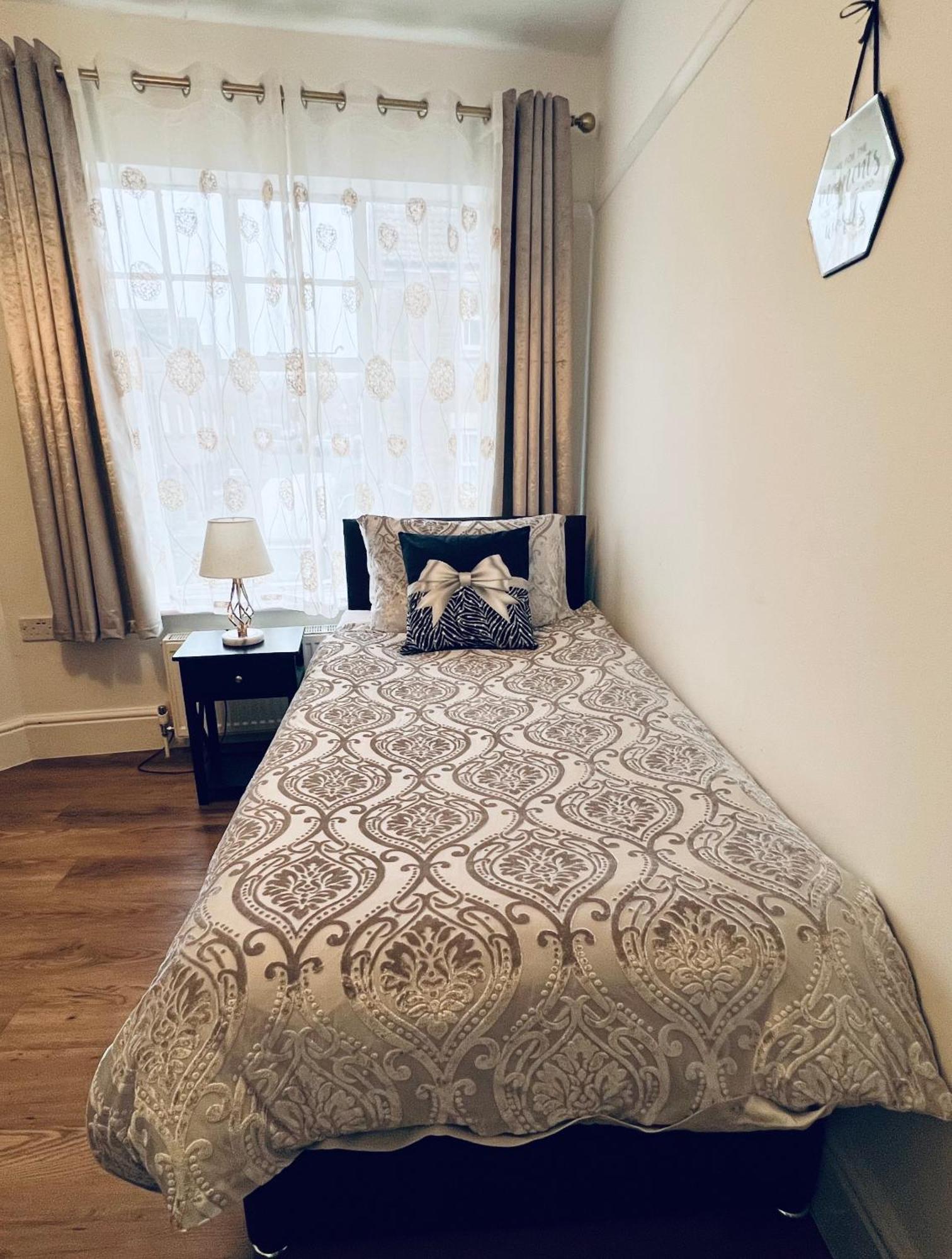 Large Family-Friendly 2Bd Glastonbury Retreat, Sleeps 5 Exterior photo