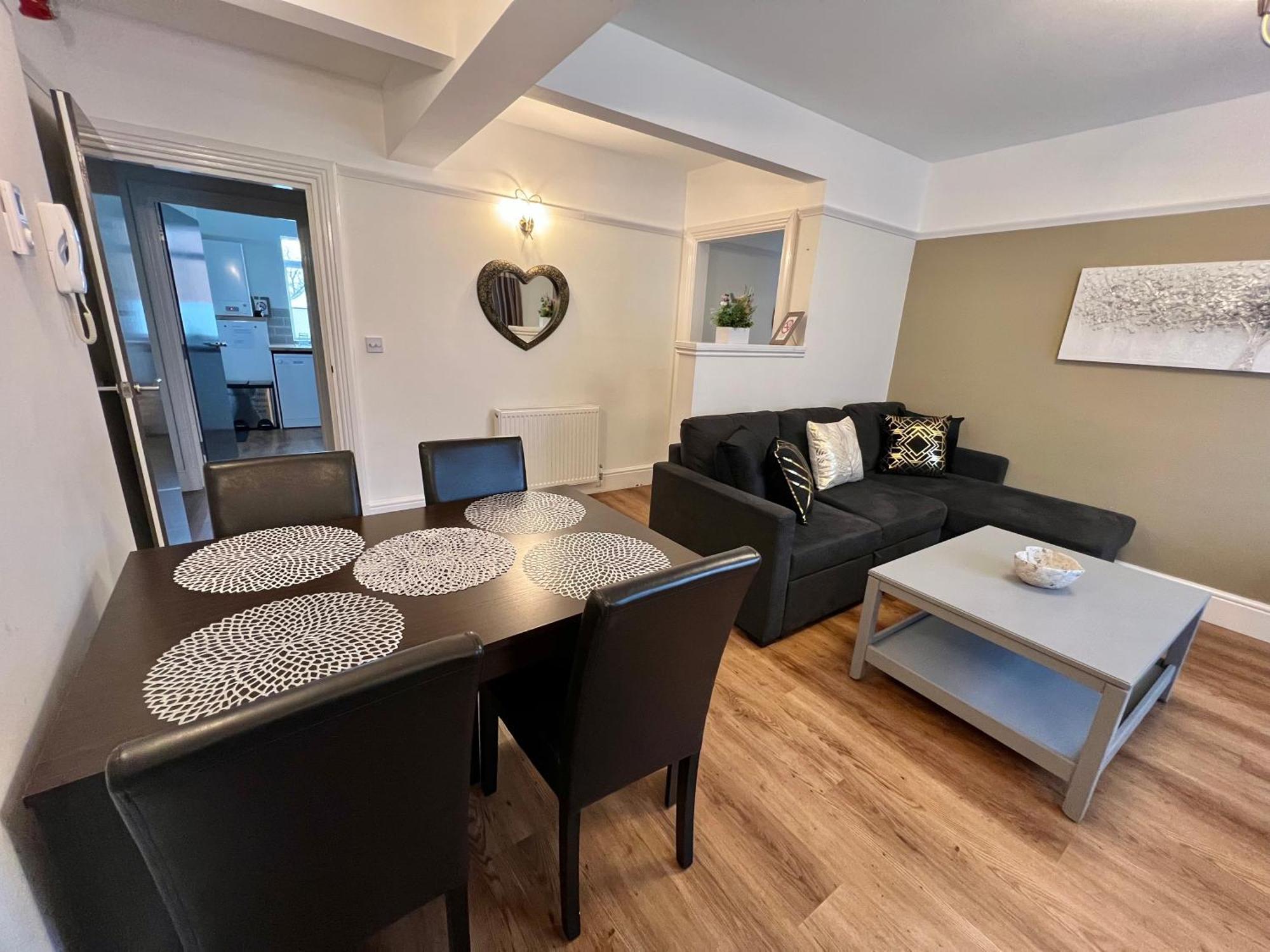 Large Family-Friendly 2Bd Glastonbury Retreat, Sleeps 5 Exterior photo